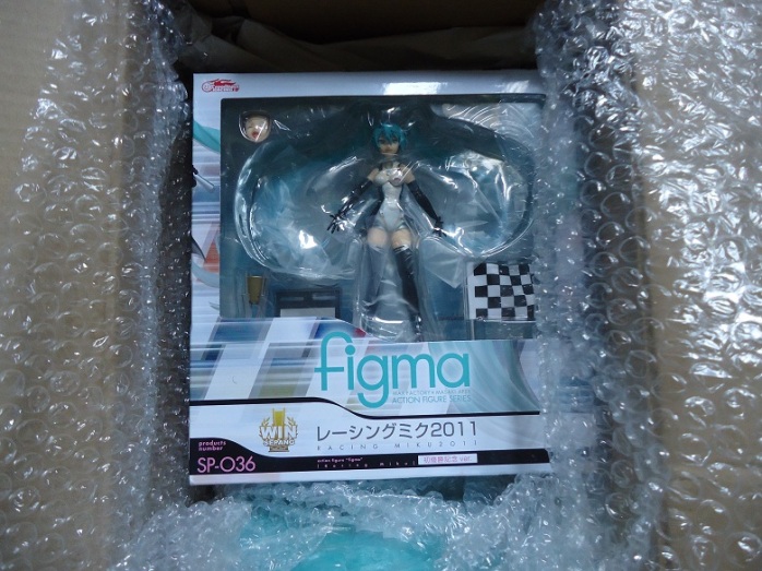 also bought with help from my friend.. most expensive figma I ever buy so far